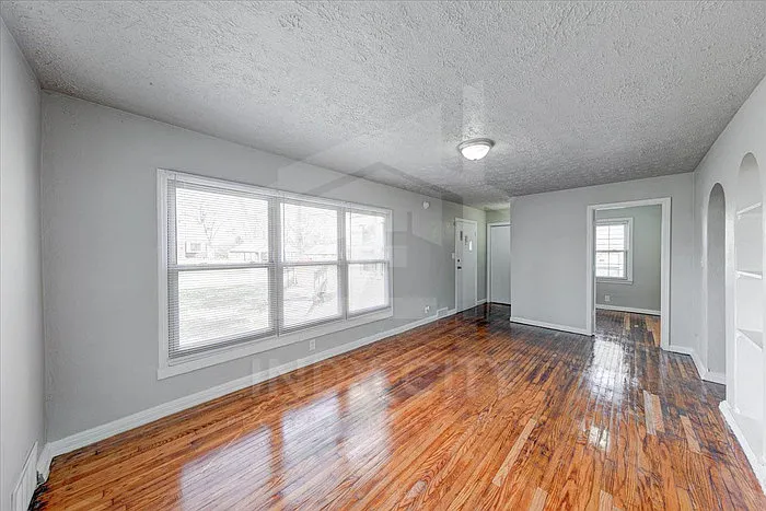 3535 N Oxford St — Photo 5