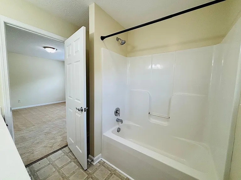 1725 Aden Ln — Photo 11