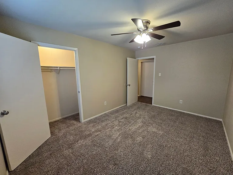 8414 Cambridge Rd #C04 — Photo 16