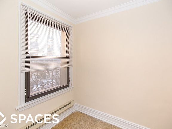 3rd image of 425 W Roscoe St #Unt201
