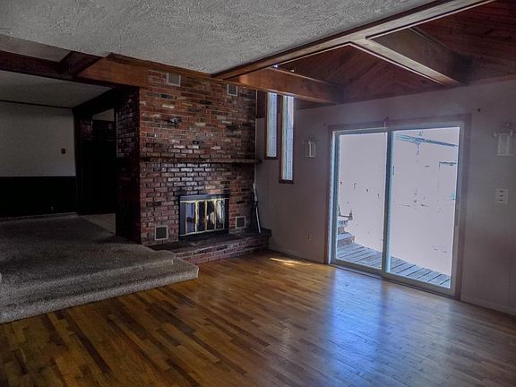 5th image of 1006 Sherman St