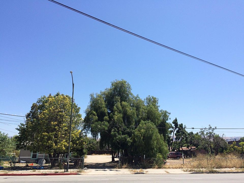 2nd image of 2450 McLaughlin Ave
