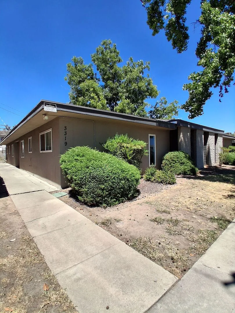 3319 E. Fairmont Ave. — Photo 2