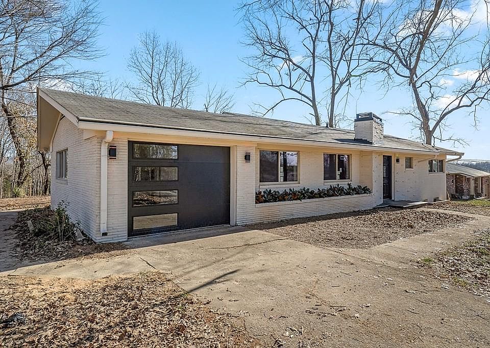 1st image of 719 Iris Dr