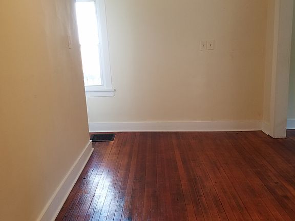 4th image of 220 Mills St