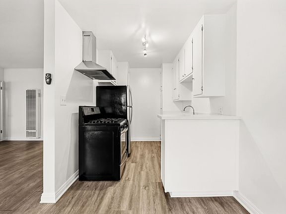 2nd image of 4433-4439 Murietta Ave #7