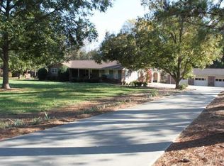1353 Shoal Creek Rd, Lavonia, GA 30553