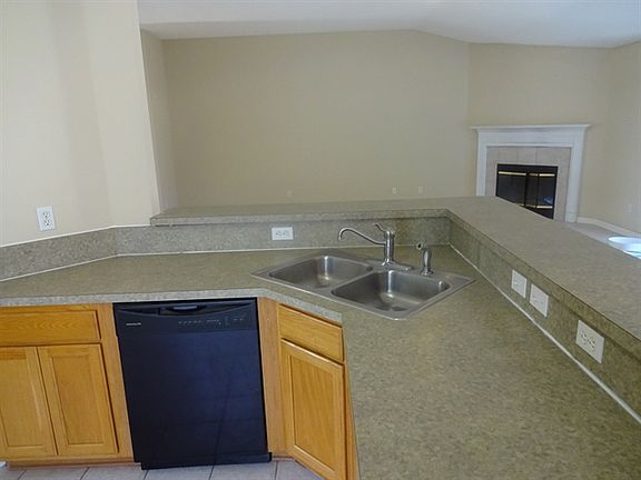5th image of 875 Rock Bay Dr