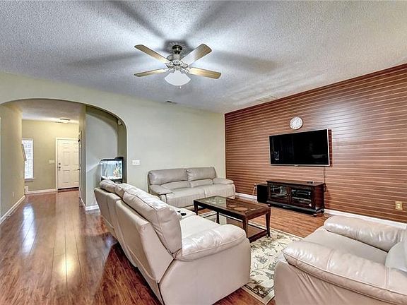 5th image of 3882 Pleasant Oaks Dr