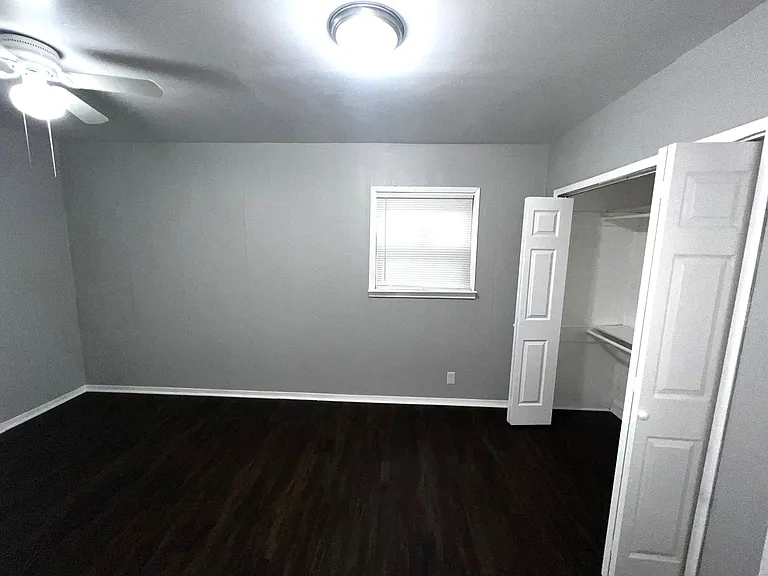 10655 S Hoxie Ave #1 — Photo 8