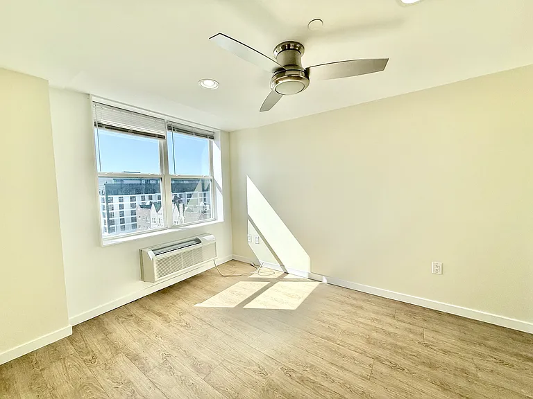 249 S 49th St #8O6 — Photo 41