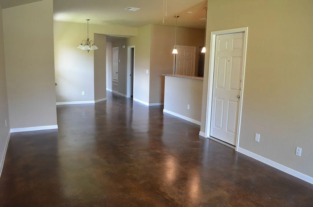 3 bed, 1300 sqft, $1,425 — Photo 3