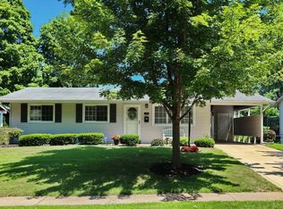 1100 Bluefield Dr, Florissant, MO 63033