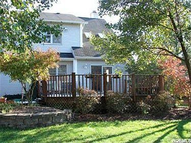 3rd image of 2403 Sandalwood Dr