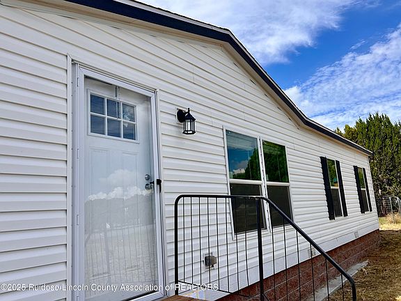 3rd image of 115 Crazy Horse Cir