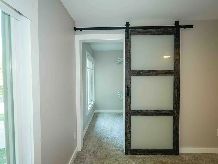 6901 Wyndbend Ln — Photo 22