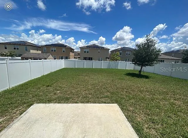 4 bed, 2.5 bath, 1962 sqft, $2,700 — Photo 3