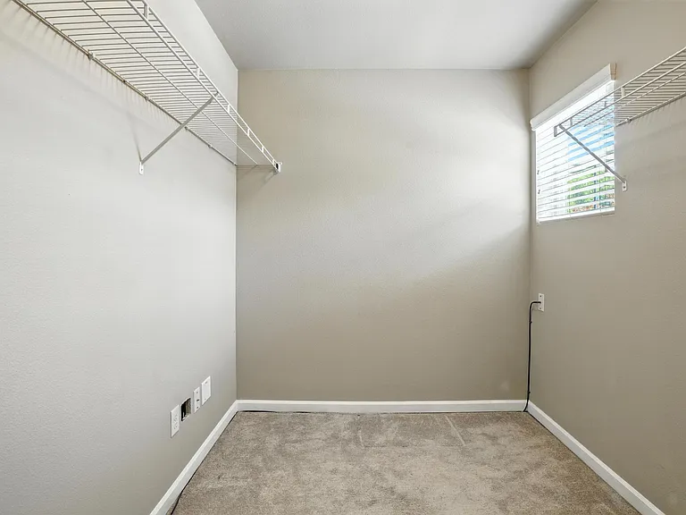 15710 NE 22nd Ave — Photo 18