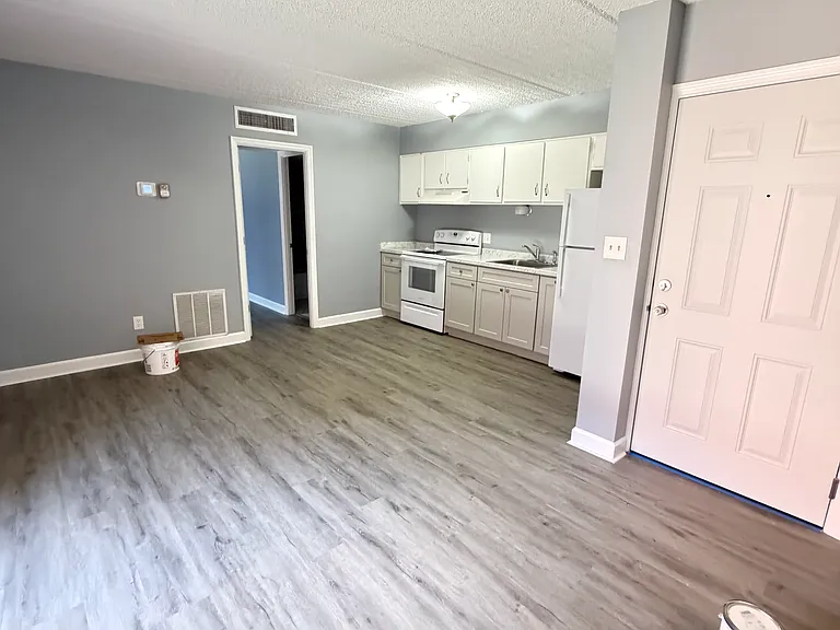 8360 12th St N #D — Photo 2
