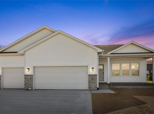 630 NW Rosemont Dr, Waukee, IA 50263