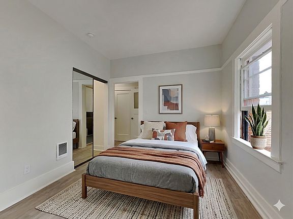 4th image of 646 16th St #12