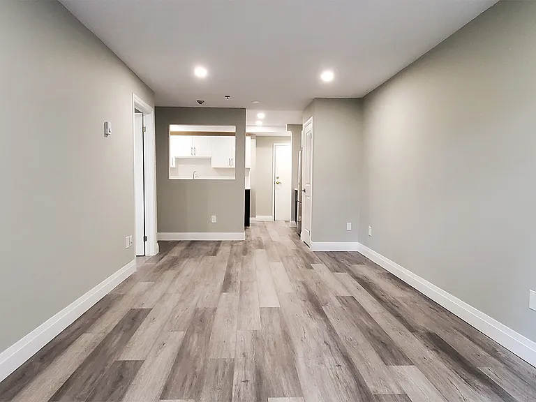 575 Lake St — Photo 8