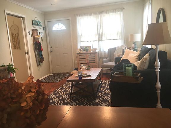 3rd image of 19 Maryland Ave APT 1