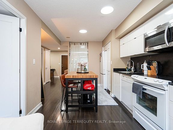 4th image of 151 Dan Leckie Way #610