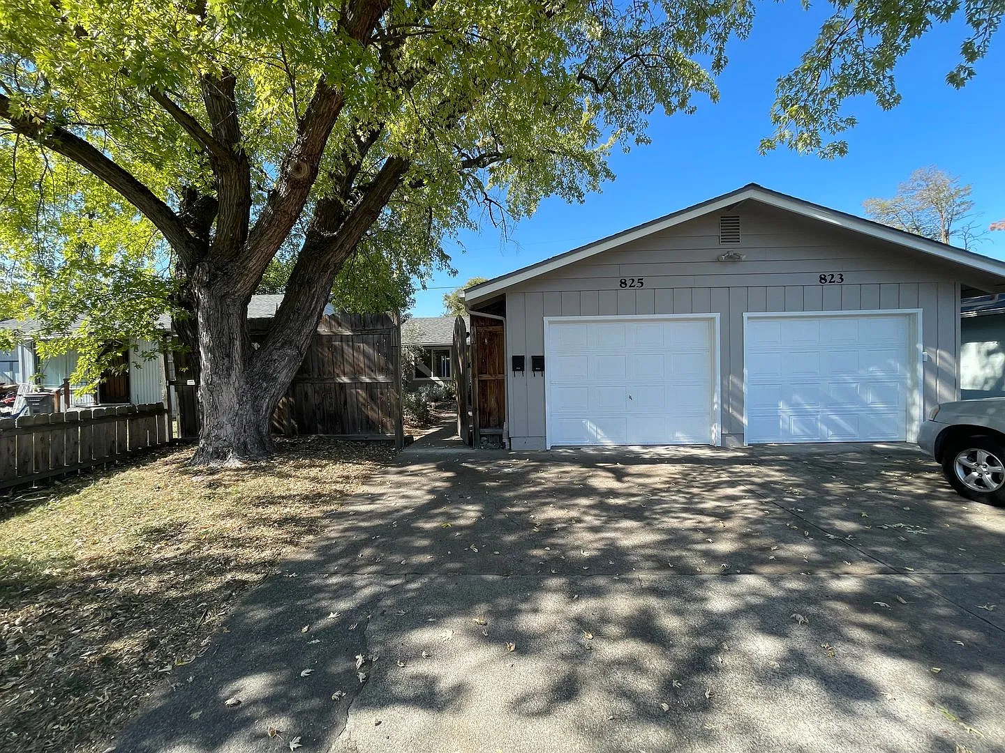 Welcome to a Private Backyard-2 Bedroom 1 Bath Duplex — Photo 2