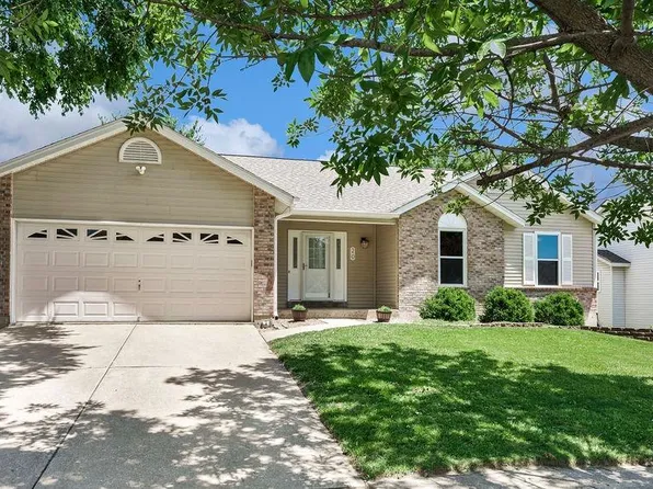 20 Silverdale Ct, Saint Charles, MO 63303