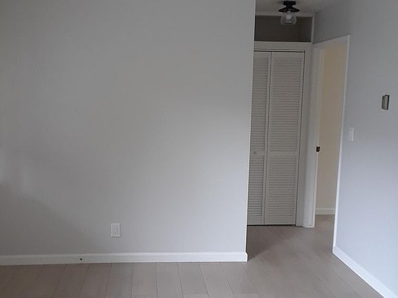 4th image of 352 Tyrella Ave #A