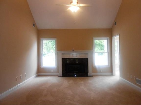 3rd image of 2385 Pinkney Dr