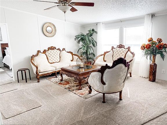 3rd image of 10 Cherry Ln