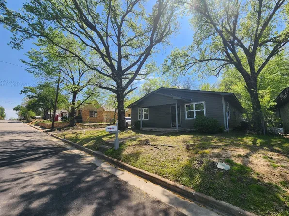 306 Calvert St, Sulphur Springs, TX 75482