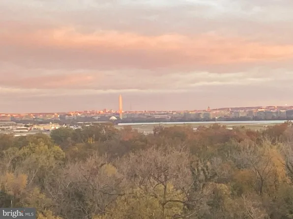 501 Slaters Ln APT 711, Alexandria, VA 22314