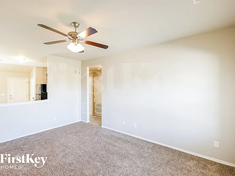 224 Cambridge Park Dr — Photo 4