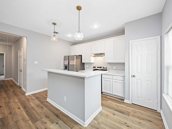 3rd image of 4507 White Rock St #B