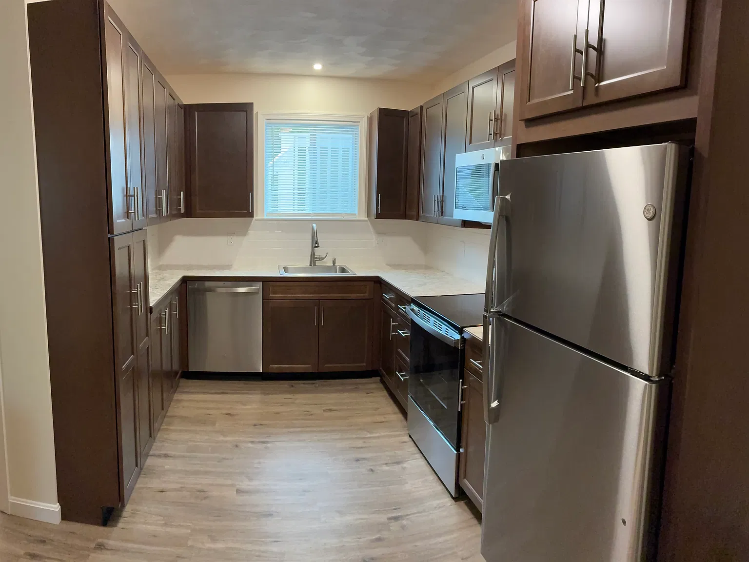 4 bed, 1150 sqft, $3,000 — Photo 3