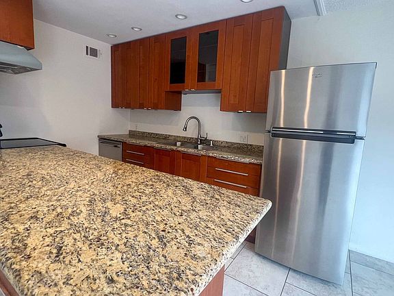 4th image of 1311 Evergreen St APT B