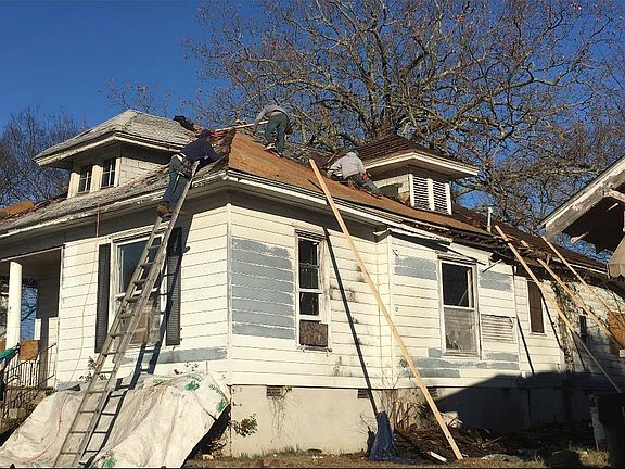 4th image of 1815 Rice St