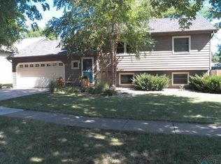 5112 W Cottage Trl, Sioux Falls, SD 57106