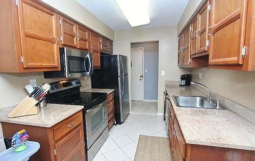 5th image of 12-3 Foxwood Dr