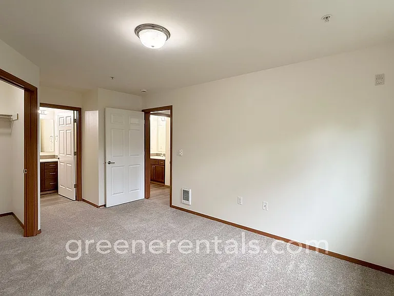 Oly-Evergreen Landing Apartments — Photo 27
