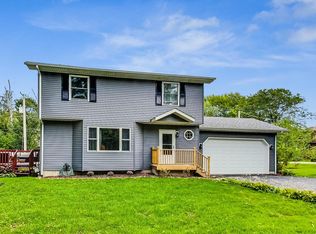 40319 W Beach Ln, Antioch, IL 60002
