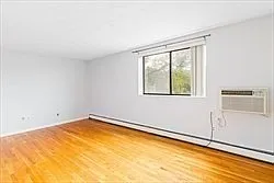 295 Main St #24 — Photo 8