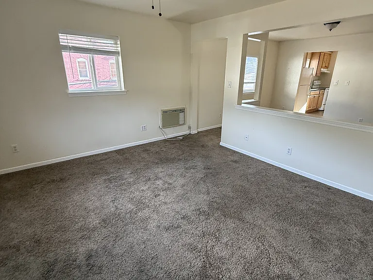 4300 Pine St — Photo 4