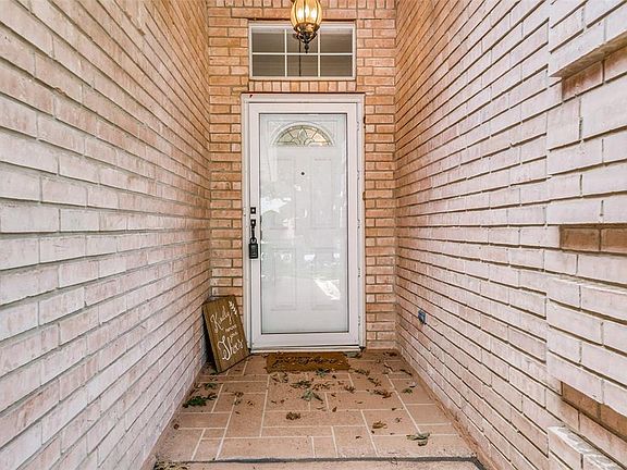 4th image of 7009 Leaning Oak Dr