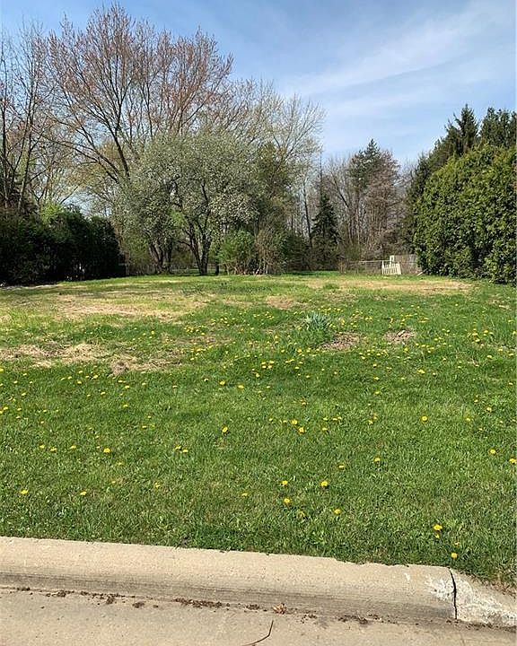 2nd image of 8590 Indian Creek Dr