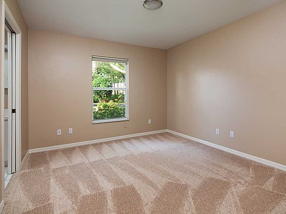 4th image of 804 Wiggins Bay Dr