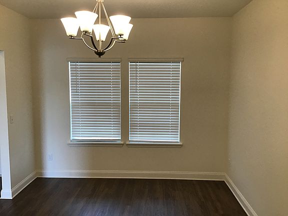 5th image of 888 Sunny Stroll Dr